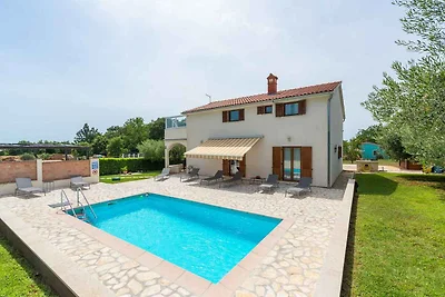 Villa mit drei separaten Apartments