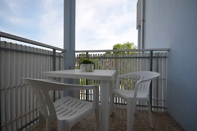 Studio mit Klimaanlage und Balkon