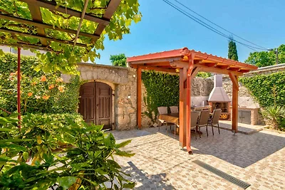 Ferienhaus mit Swimmingpool, Terrasse und
