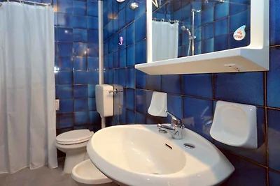 Studio mit Klimaanlage und Balkon