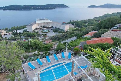 Ferienhaus mit Klimaanlage, Pool und Meerblic