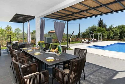 Villa mit Klimaanlage und Pool