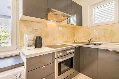 Ferienwohnung mit Garten und Klimaanlage