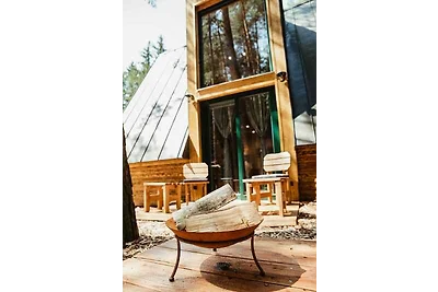 Hütte mit Kamin und Freisitz und mit
