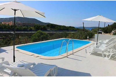 Gemütliche Ferienwohnung Huljev in Primošten 