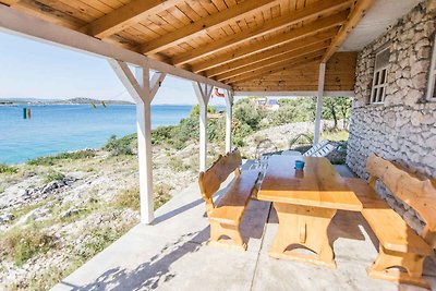 Ferienhaus mit Garten und Meerblick