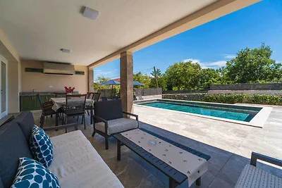 Villa Mit einem schönen Pool