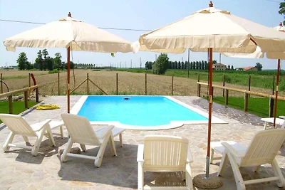 Ferienwohnung mit Klimaanlage und Pool