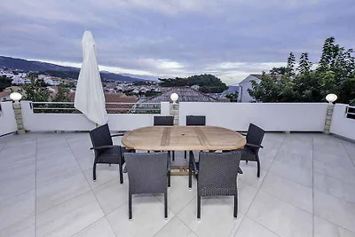 Apartment mit zwei Schlafzimmern und grosser 