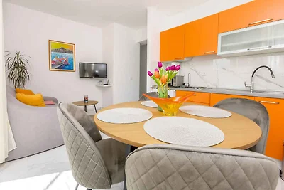 Ferienwohnung mit Klimaanlage und Balkon