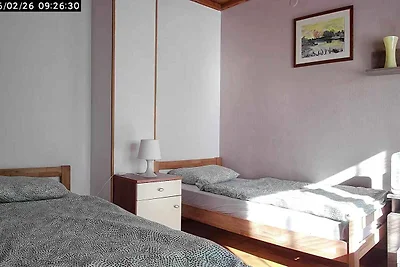 Ferienhaus mit Terrasse und grossen Garten