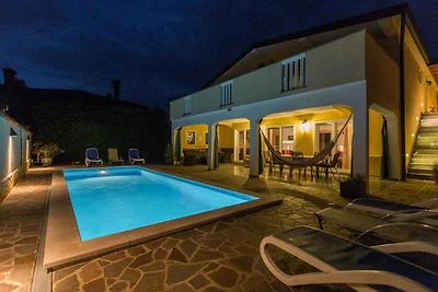 Appartamento Vacanza con famiglia Kaldanija
