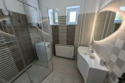 Ferienwohnung mit Aussenpool , Terrasse und