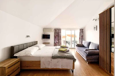 Ferienwohnung mit Balkon und Meerblick