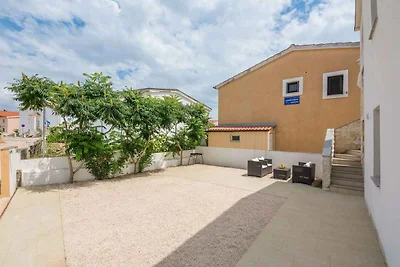 Ferienwohnung mit Klimaanlage und Balkon