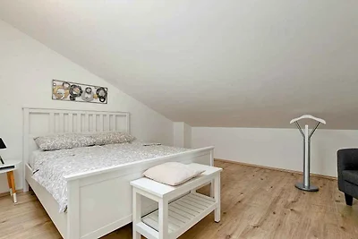 Ferienwohnung mit Klimaanlage, SAT-TV, WLAN u