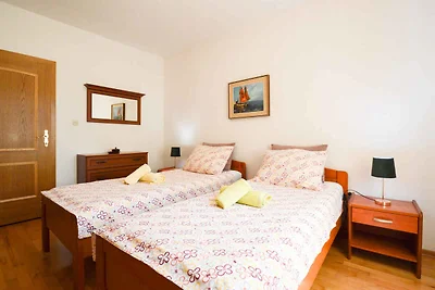 Ferienwohnung mit Terrasse und Klimaanage