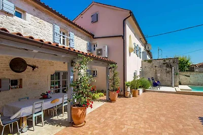 Villa mit Klimaanlage und Pool
