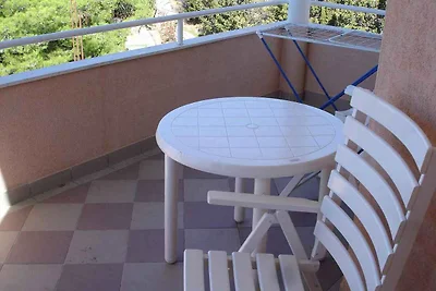 Ferienwohnung mit Pool und Balkon