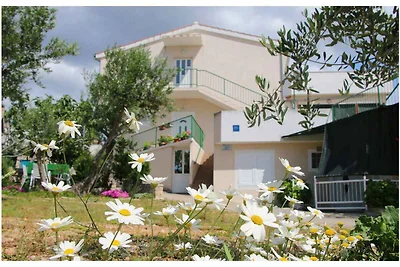 Ferienwohnung mit Klimaanlage und Balkon