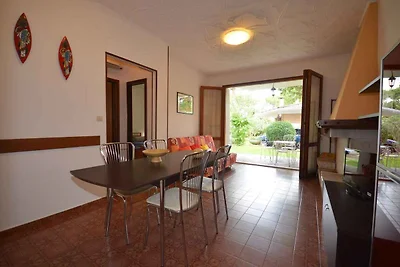 Ferienwohnung mit Garten und Klimaanlage