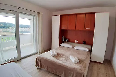 Appartamento Vacanza con famiglia Supetarska Draga
