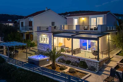 Ferienhaus mit Terrasse und Grill
