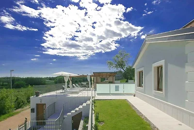 Villa mit Klimaanlage und Pool