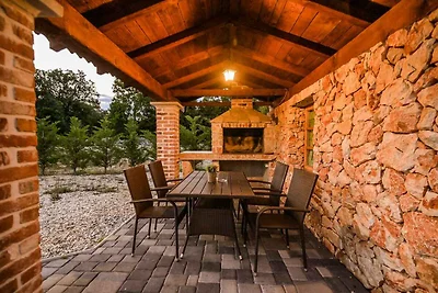 Villa mit Klimaanlage und Aussenpool
