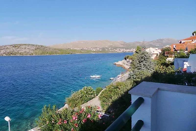 Ferienwohnung direkt am Meer mit Terrasse