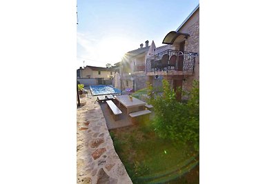 Ferienwohnung mit Swimmingpool, Spielzimmer,