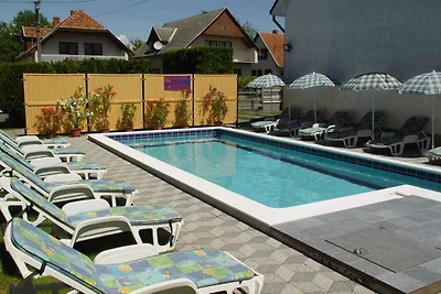 Ferienhaus mit Aussenpool und Klimaanlage