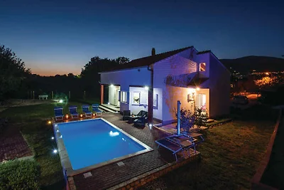 Charmante Villa Ezgeta in Kaštel Novi mit eig