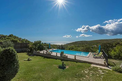 Villa mit Meerblick und Pool