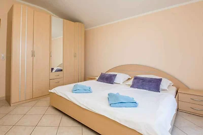 Ferienwohnung mit Balkon und Parkplatz