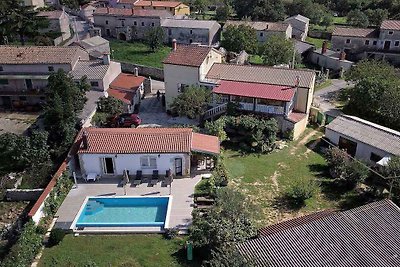 Ferienwohnung mit Aussenpool und Terrasse