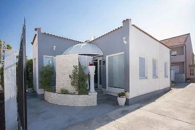 Ferienhaus mit Klimaanlage und Pool