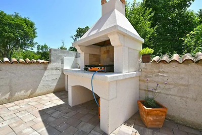 Ferienhaus mit Pool und Klimaanlage