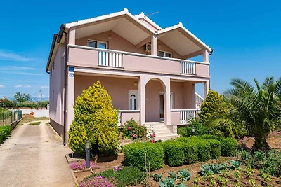 Ferienwohnung mit Balkon und Pool