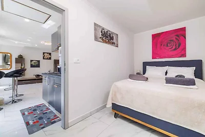 Ferienwohnung mit Klimaanlage und Terrasse mi