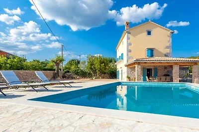 Villa mit Klimaanlage und Pool