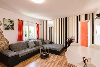 Ferienwohnung mit Swimmingpool und Klima
