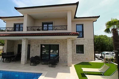 Villa mit Klimaanlage und Pool