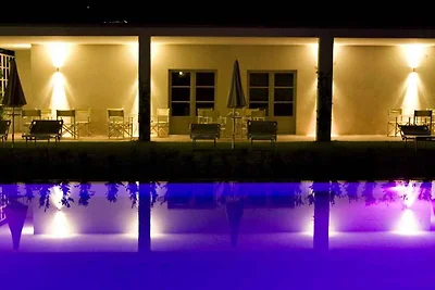 FerienWohnung mit Aussenpool und WLAN