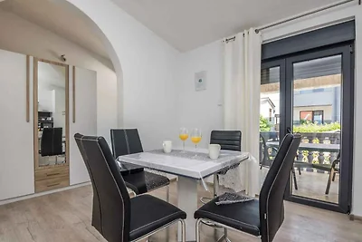 Ferienwohnung mit Balkon und Grill