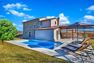 Villa mit Swimmingpool und Sauna