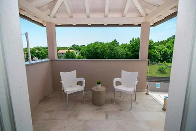 Villa mit Pool und Klimaanlage