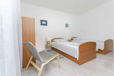 Ferienwohnung mit Terrasse, Klimaanlage und