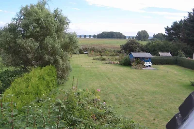 Ferienwohnung mit Balkon, Blick zum Wasser un