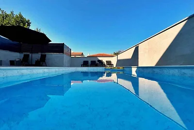 Ferienwohnung mit Klimaanlage und Pool